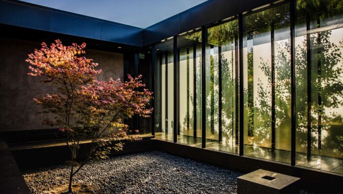 glass-wall-systems-the-future-of-indoor-outdoor-living-banner-2-1751293995